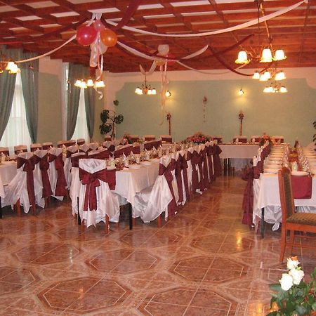 Mater Salvatoris House Hotel Gödöllő Buitenkant foto