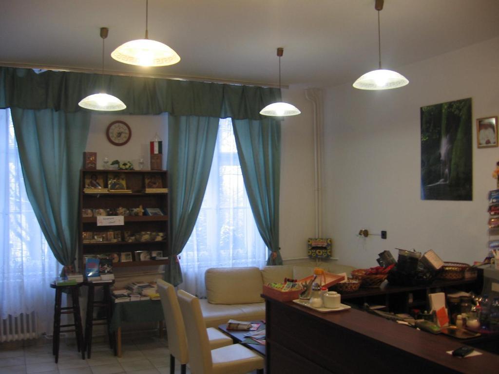 Mater Salvatoris House Hotel Gödöllő Buitenkant foto