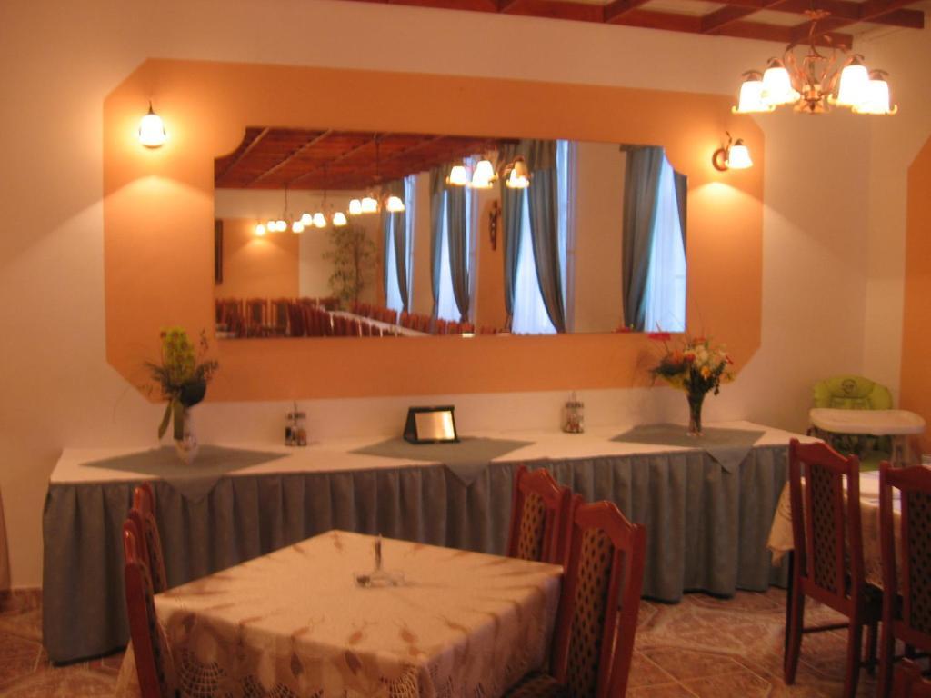 Mater Salvatoris House Hotel Gödöllő Buitenkant foto